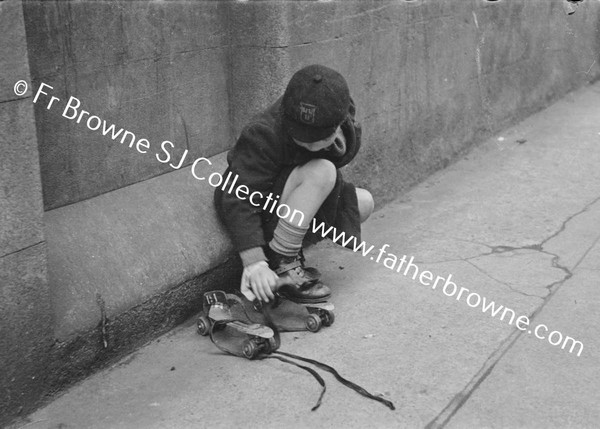 STREET SCENE CHILD CHANGING SHOES